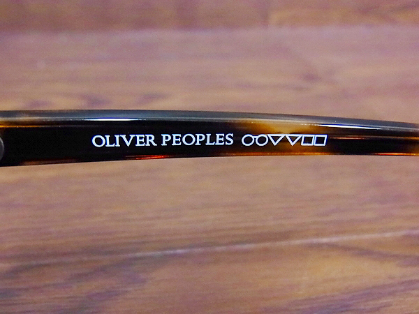 実際に弊社で買取させて頂いたOLIVER PEOPLES Gregory Peck デミ柄サングラス OV5186-1560の画像 5枚目