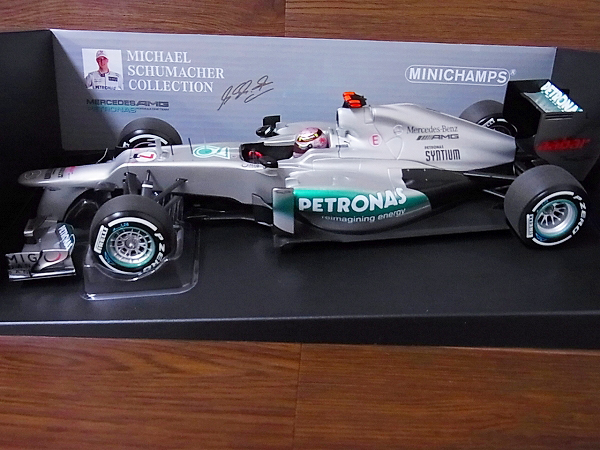 実際に弊社で買取させて頂いたミニチャンプス メルセデスGP F1 2012 M.シューマッハ 1/18の画像 4枚目