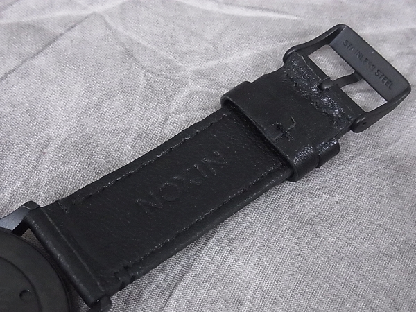 実際に弊社で買取させて頂いたNIXON/ニクソン THE SENTRY 38 レザーベルト アナログ/ブラックの画像 7枚目