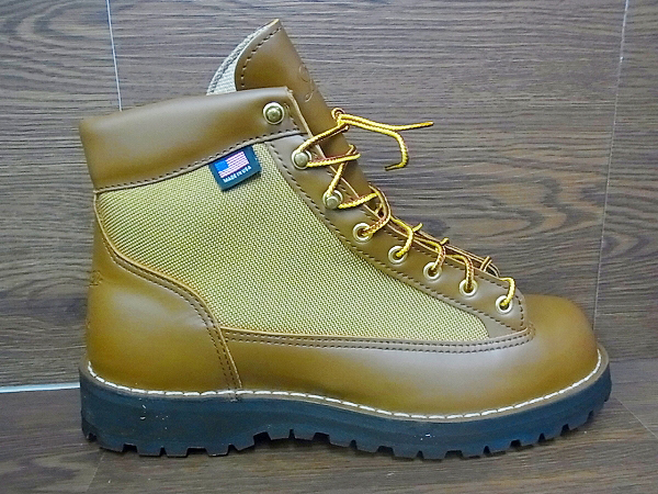 実際に弊社で買取させて頂いた【未使用】DANNER ダナーライト ハイキングブーツ 30420X/US8.5の画像 3枚目