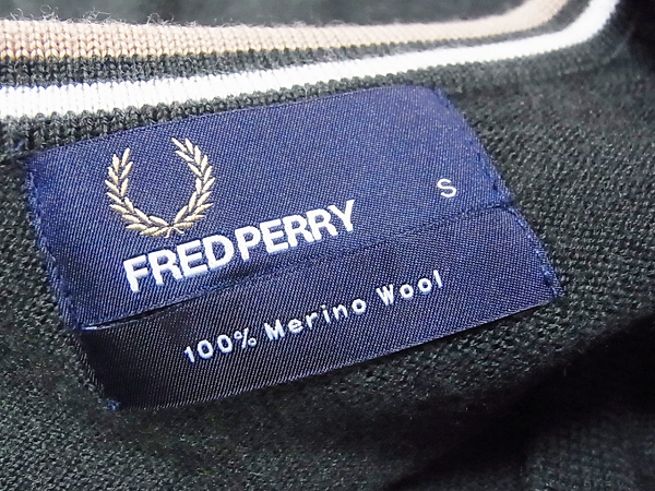 実際に弊社で買取させて頂いたFRED PERRY/フレッドペリー Vネックウールセーター カーキ/Sの画像 5枚目