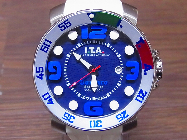 実際に弊社で買取させて頂いたI.T.A./アイティーエー コルサロ 13.01.17 クォーツ/腕時計の画像 1枚目
