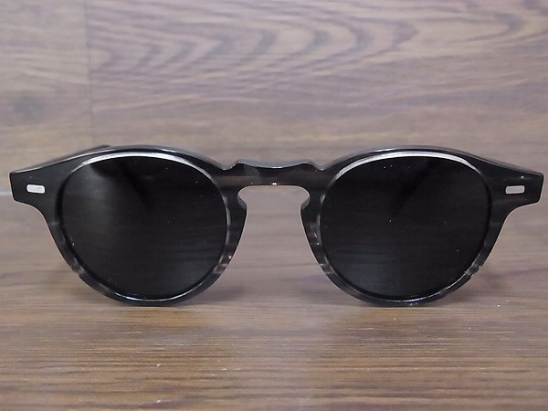 実際に弊社で買取させて頂いたOLIVER PEOPLES ボストン型サングラスGREGORY PECK/OV5186-1002の画像 1枚目