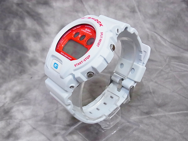 実際に弊社で買取させて頂いたG-SHOCK×ウルトラマン 誕生40周年記念 限定モデル/DW-6900FSの画像 2枚目