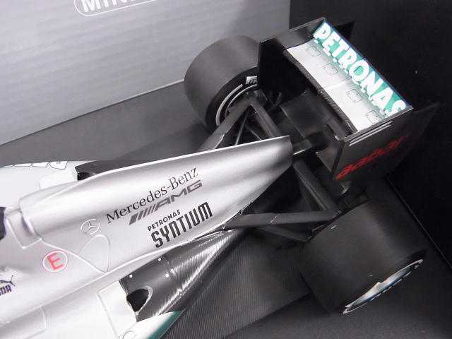 実際に弊社で買取させて頂いたミニチャンプス MICHAEL SCHUMACHER COLLECTION ミニカー 1/18の画像 4枚目