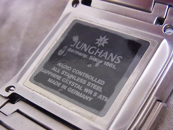 実際に弊社で買取させて頂いたJUNGHANS/ユンハンス クォーツ電波腕時計 メガ1000 026/4512.44の画像 7枚目