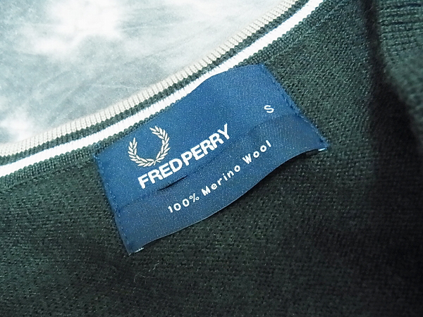 実際に弊社で買取させて頂いたFRED PERRY/フレッドペリー Vネックウールセーター カーキ/Sの画像 6枚目