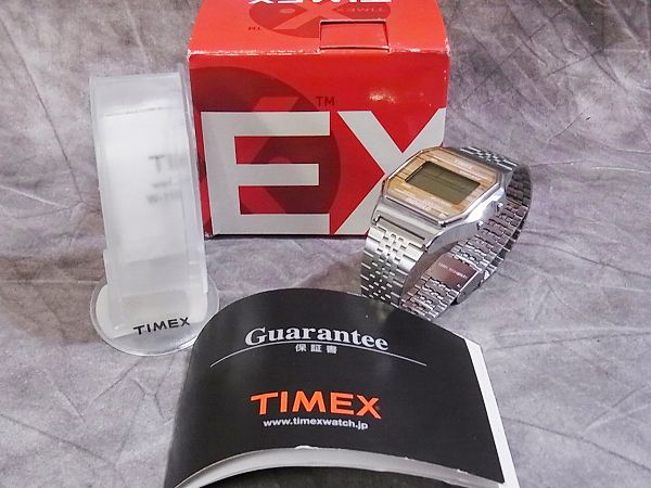 実際に弊社で買取させて頂いたTIMEX/タイメックス 腕時計 角デジ クラシック ウッドモデルの画像 6枚目