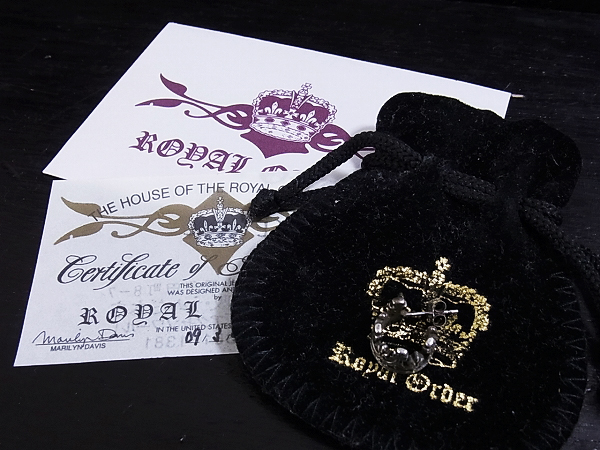 実際に弊社で買取させて頂いた【ギャラ】ROYAL ORDER/ロイヤルオーダー クラウンフープピアスの画像 8枚目