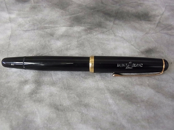 実際に弊社で買取させて頂いたMONTBLANC/モンブラン マイスターシュテュック 万年筆 黒×金の画像 1枚目