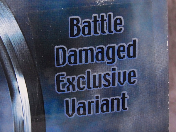 実際に弊社で買取させて頂いたMEZCO ヘルボーイ BATTLE DAMAGED EXCLUSIVE VARIANTフィギュアの画像 6枚目