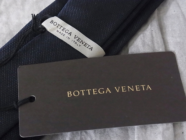 実際に弊社で買取させて頂いたBOTTEGA VENETA/ボッテガヴェネタ ネクタイ ソリッド/ネイビーの画像 1枚目