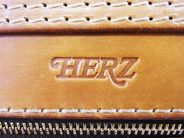 実際に弊社で買取させて頂いたHERTZ/ヘルツ 二本ベルト2WAY ショルダーバッグ レザーの画像 2枚目