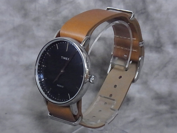 実際に弊社で買取させて頂いたTIMEX/タイメックス Weekender Fairfield 腕時計/TW2P97800の画像 1枚目