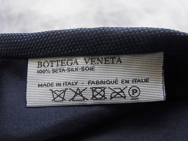 実際に弊社で買取させて頂いたBOTTEGA VENETA/ボッテガヴェネタ 伊製 シルクネクタイ 濃紺の画像 6枚目