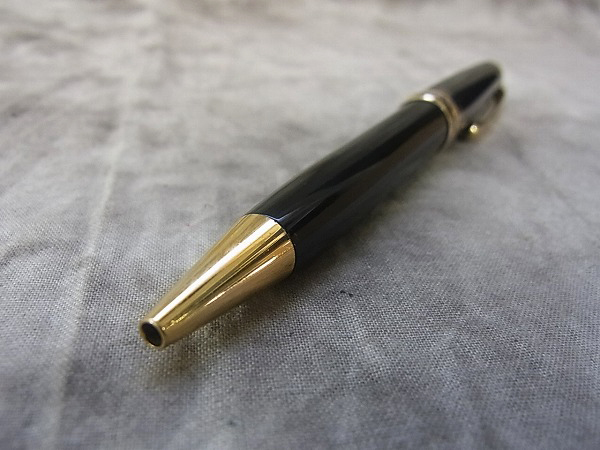 実際に弊社で買取させて頂いたMONTBLANC/モンブラン マイスターシュテュック ボールペン 黒金の画像 1枚目