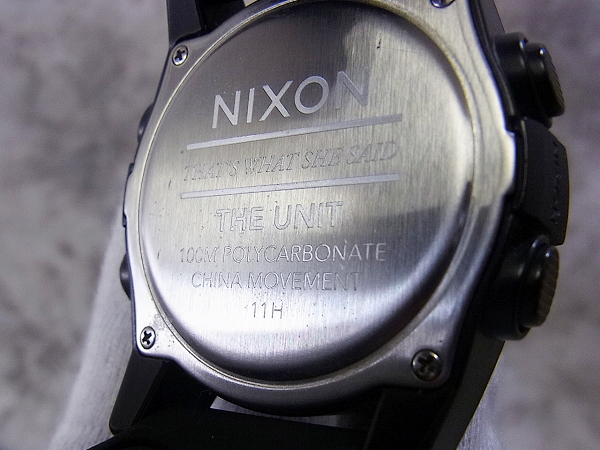 実際に弊社で買取させて頂いたNIXON/ニクソン クオーツ 腕時計 THE UNIT ブラック A197-000の画像 4枚目