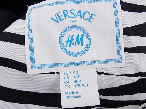 実際に弊社で買取させて頂いたVERSACE for H&M/ヴェルサーチ テーラードジャケット 黒/EU50の画像 2枚目