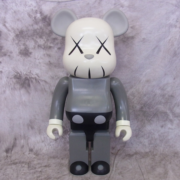 実際に弊社で買取させて頂いたBE@RBRICK/ベアブリック KAWS OriginalFake companion/カウズ 1000%