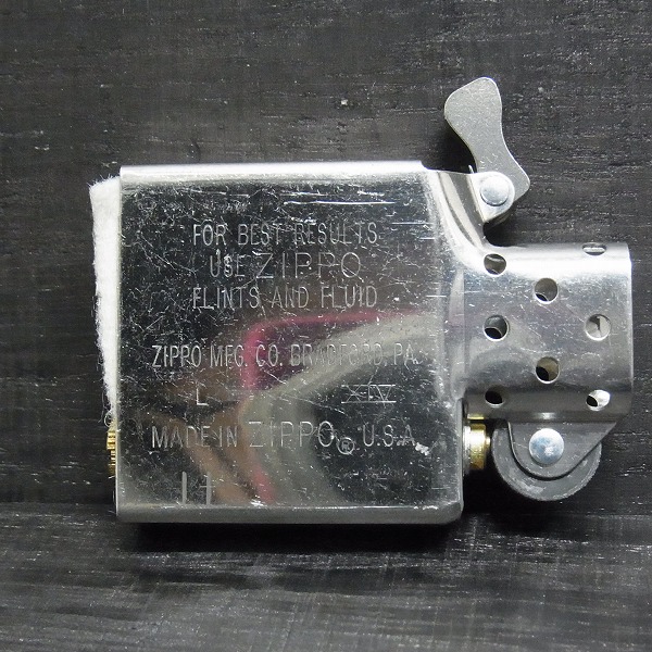 実際に弊社で買取させて頂いた★ZIPPO/ジッポー　SPACE BATTLE SHIPS YAMATO/宇宙戦艦ヤマト 25周年/25ｔｈ Anniversary エンブレムメタル付き/シリアルNo入り 99年製の画像 6枚目