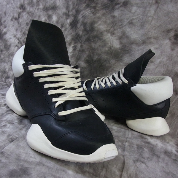 実際に弊社で買取させて頂いたRick Owens×adidas RUNNNER コラボスニーカー 白黒 M17301/26.5