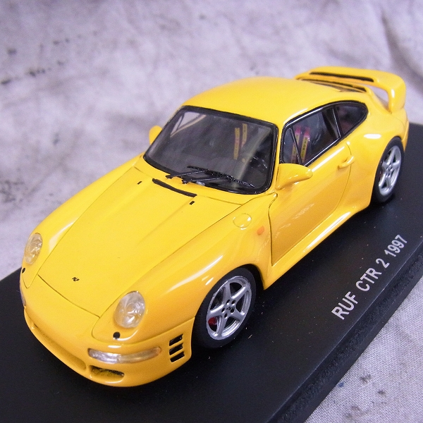 実際に弊社で買取させて頂いたSPARK/スパーク 1/43 ミニカー PORSCHE 997 RUF CTR 2 1997 Jaune S0705