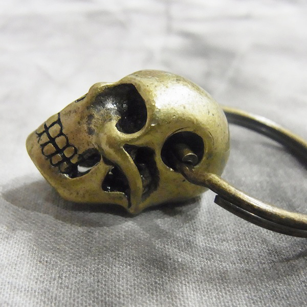 実際に弊社で買取させて頂いた★NECROMANCE/ネクロマンス Brass Skull Keyring ブラス スカルキーリング 頭蓋骨の画像 2枚目