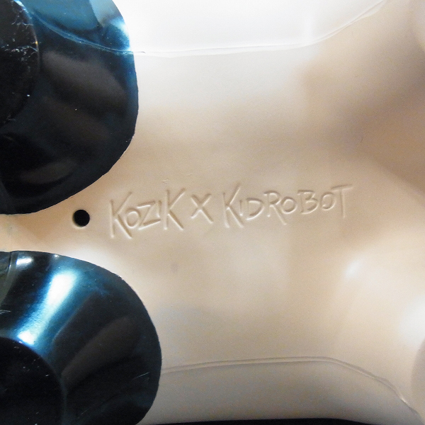 実際に弊社で買取させて頂いた★Kozik x Kidrobot スモーキンラビット Bondage/ボンテージ 1200体限定の画像 8枚目