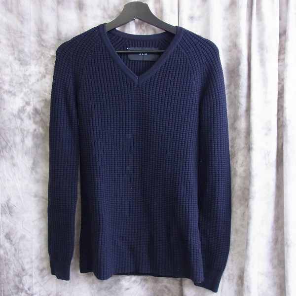 実際に弊社で買取させて頂いたAKM/エイケイエム 15AW WOL006 HEAVY WAFFLE V NECK Vネックニット/M