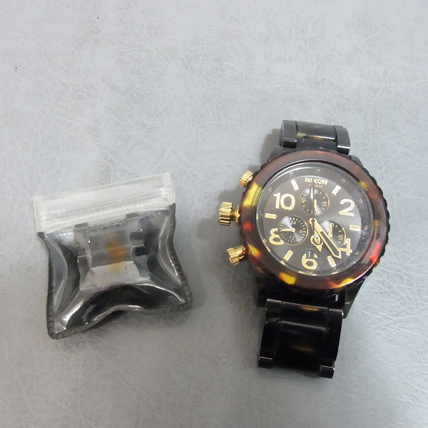 実際に弊社で買取させて頂いた★NIXON/ニクソン THE42-20 CHRONO/クロノ 腕時計 クォーツ デミ柄/A037-679【電池切れ】の画像 9枚目