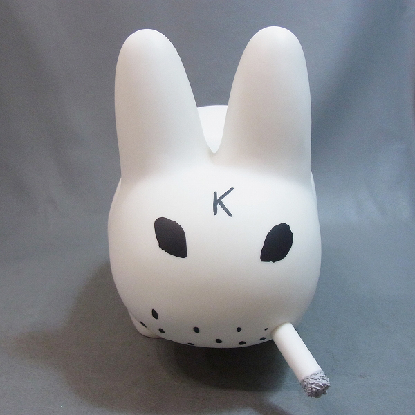 実際に弊社で買取させて頂いた★Kozik x Kidrobot Smorkin Labbit/スモーキンラビット White Editionの画像 1枚目