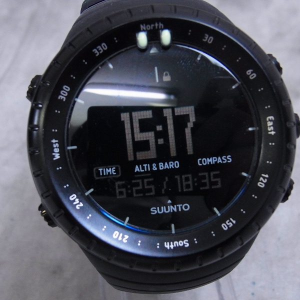 実際に弊社で買取させて頂いたSUUNTO/スント CORE オールブラック アウトドアウォッチ/SS014279010の画像 1枚目