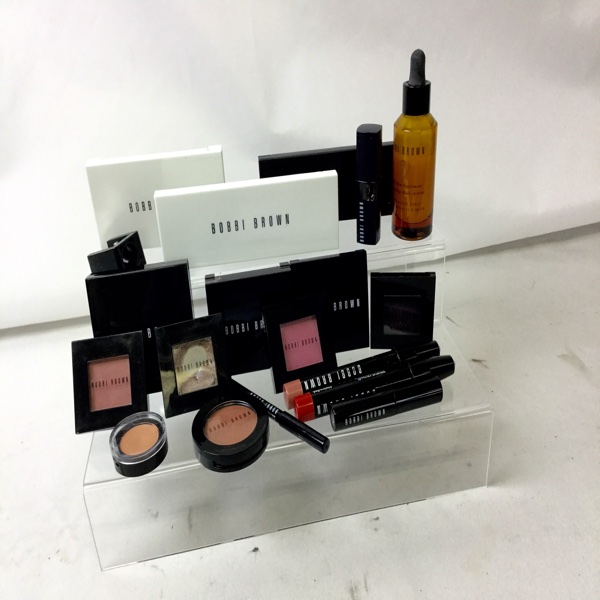 実際に弊社で買取させて頂いたBOBBI BROWN/ボビィブラウン アイ/フェイスパレット/コスメ 15点↑SETの画像 0枚目