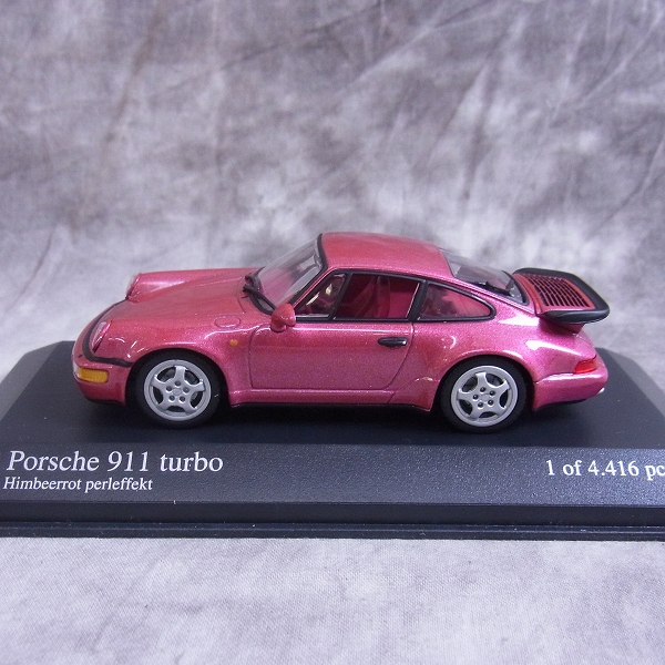 実際に弊社で買取させて頂いたMINICHAMPS/ミニチャンプス 1/43 ミニカー ポルシェ 911/Melkus RS 1000/3点SETの画像 1枚目