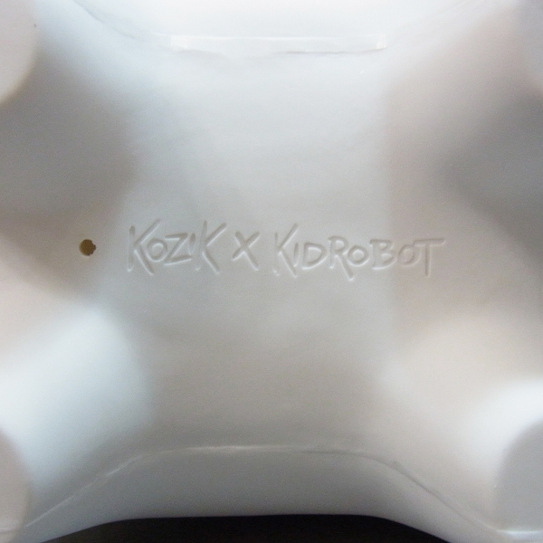 実際に弊社で買取させて頂いた★Kozik x Kidrobot Smorkin Labbit/スモーキンラビット White Editionの画像 6枚目