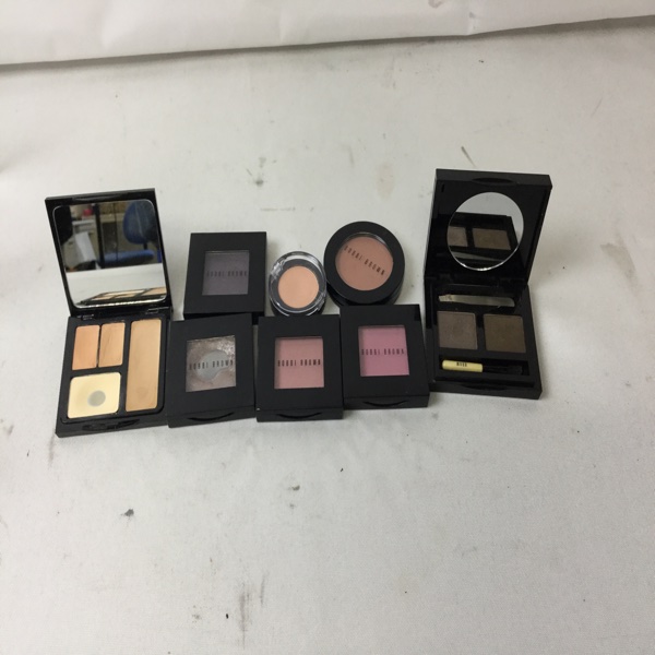 実際に弊社で買取させて頂いたBOBBI BROWN/ボビィブラウン アイ/フェイスパレット/コスメ 15点↑SETの画像 3枚目