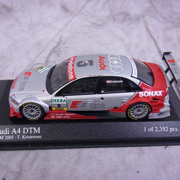 実際に弊社で買取させて頂いたMINICHAMPS/ミニチャンプス 1/43 ミニカー Audi DTM/アウディ 銀赤 4点SETの画像 3枚目