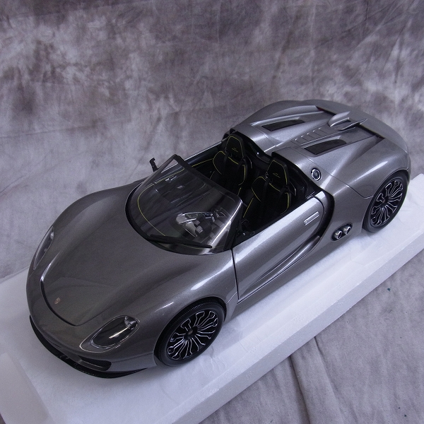 実際に弊社で買取させて頂いた【未使用】MINICHAMPS/ミニチャンプス ポルシェ 918 スパイダー ミニカー 1/18