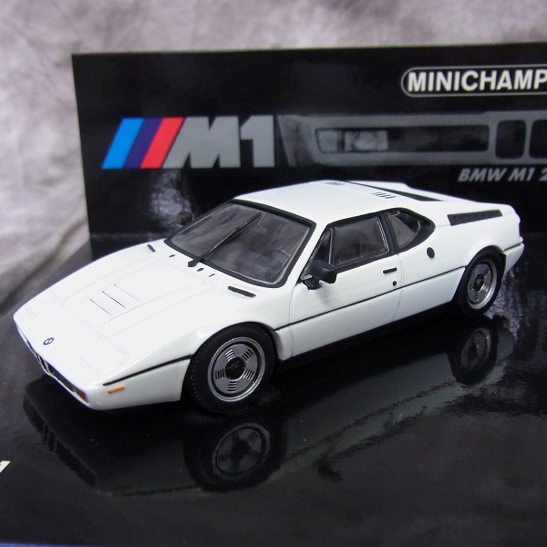 実際に弊社で買取させて頂いたMINI CHAMPS/ミニチャンプス 1/43 BMW M1 25th Anniversary ry Set 1978-2003の画像 1枚目