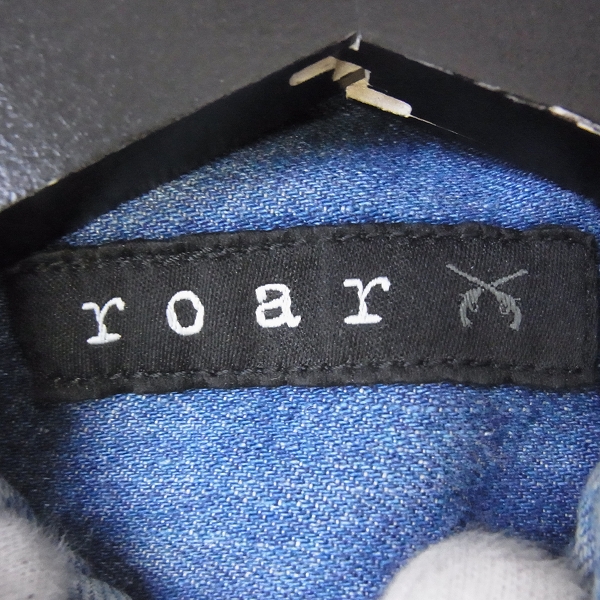 実際に弊社で買取させて頂いた【未使用】roar×DISKAH/ロアー 17SS ハンドライティング アートプリントデニムシャツ 17SRS-01/2の画像 2枚目