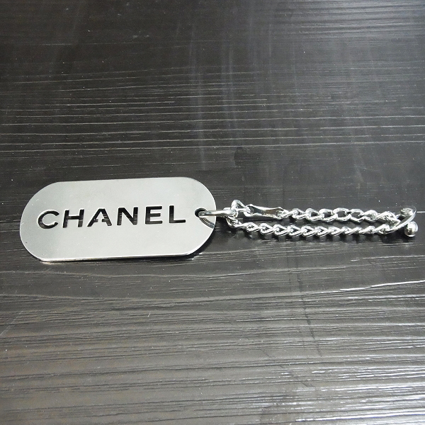 ☆CHANEL/シャネル ロゴ型抜きプレート キーホルダー キーチャームの