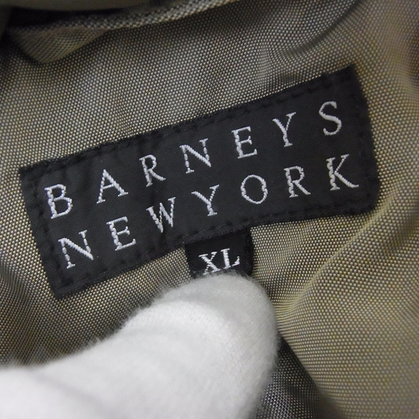 実際に弊社で買取させて頂いたBARNEYS NEW YORK/バーニーズニューヨーク ナイロン ダウン ベージュ/XLの画像 2枚目