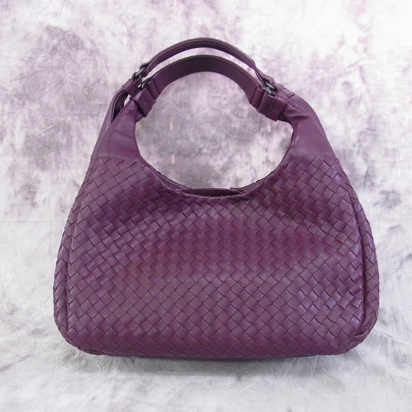 実際に弊社で買取させて頂いた【定価28万】Bottega Veneta パシフィック イントレチャート ナッパ ミディアム カンパーナバッグの画像 1枚目