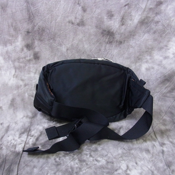 HEAD PORTER/ヘッドポーター TANKER ORIGINAL/タンカーオリジナル OVAL WAIST BAG/オーバルウエストバッグ  ブラック 622-0027の買取実績 - ブランド買取専門店リアクロ