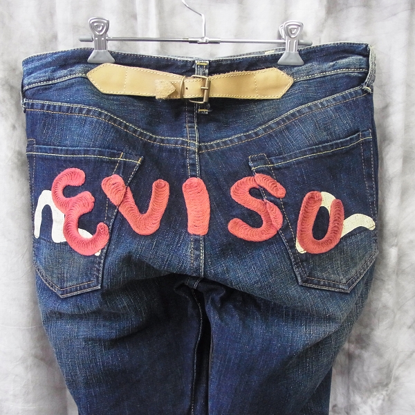 実際に弊社で買取させて頂いたEVISU/エヴィス EVISU×カモメ刺繍 ジップデザインデニムパンツ/34の画像 2枚目