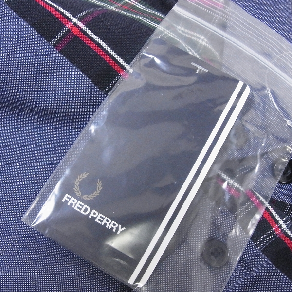 実際に弊社で買取させて頂いたFRED PERRY/フレッドペリー 切り替え 長袖チェックシャツ/Sの画像 4枚目