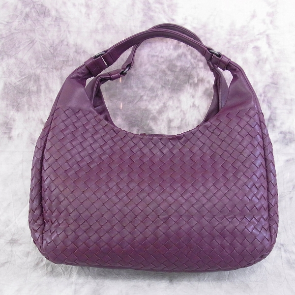 実際に弊社で買取させて頂いた【定価28万】Bottega Veneta パシフィック イントレチャート ナッパ ミディアム カンパーナバッグ