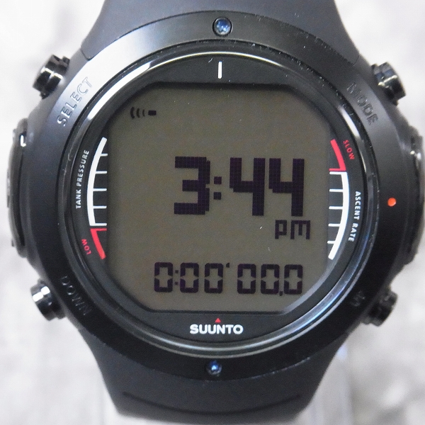 実際に弊社で買取させて頂いたSUUNTO/スント D6i/ディーシックス・アイ/ダイブコンピューター/オールブラック SS018543000