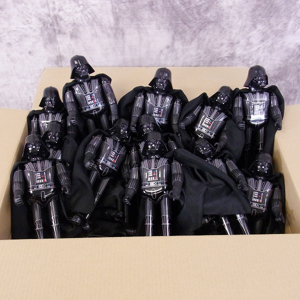 実際に弊社で買取させて頂いたSTAR WARS/スターウォーズ Darth Vader/ダースベイダー THE TIN AGE ブリキ ゼンマイ まとめ35点以上