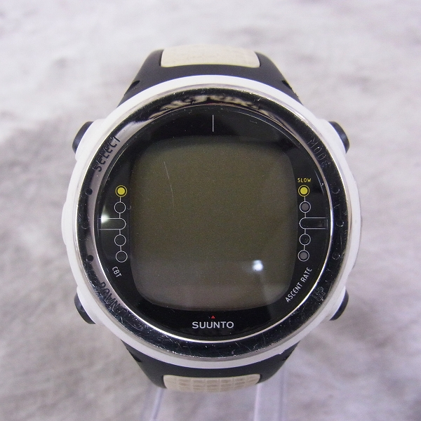 実際に弊社で買取させて頂いたSUUNTO/スント 腕時計 D4 オルカ ダイビング コンピューター ホワイト【動作未確認】